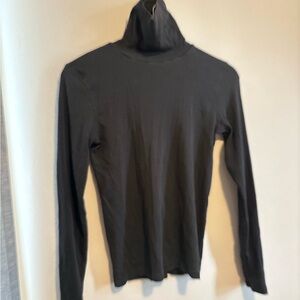 Everlane turtleneck, micro rib black